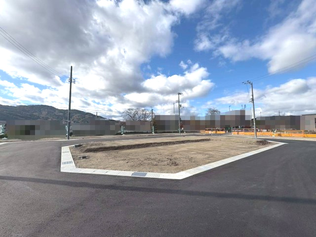【建築条件無売土地】亀岡市千代川町今津2丁目の外観|側溝も綺麗に整備されています。
