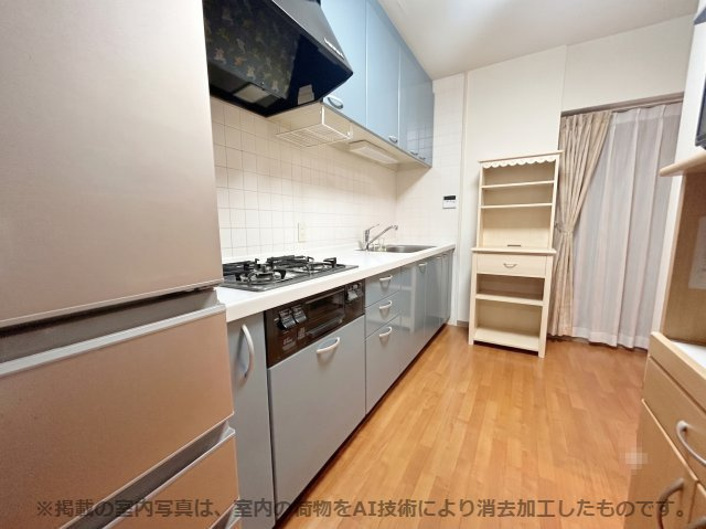 中古マンション　保津川第３団地　第３１号棟のキッチン|※掲載の室内写真は、室内の荷物をAI技術により消去加工したものです。実際の状況とは異なります。家具や小物の配置など、生活イメージの参考としてご覧ください。