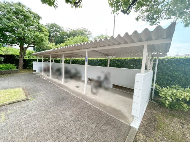 中古マンション　保津川第３団地　第３１号棟の駐輪場