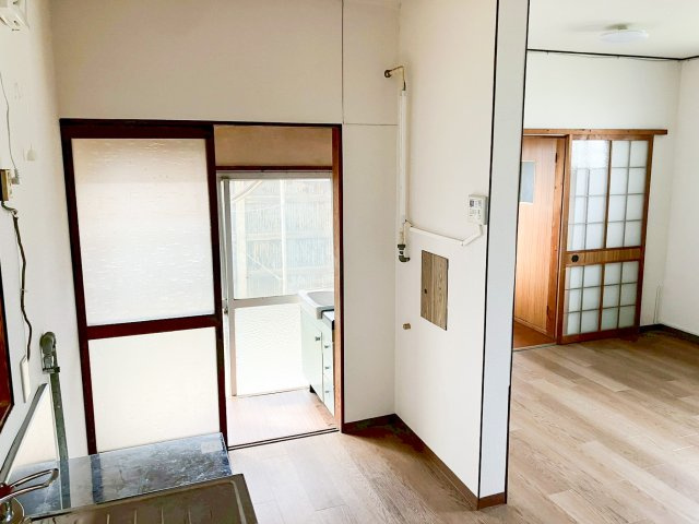 津市津興の居間・リビング