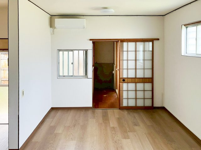 津市津興の居間・リビング