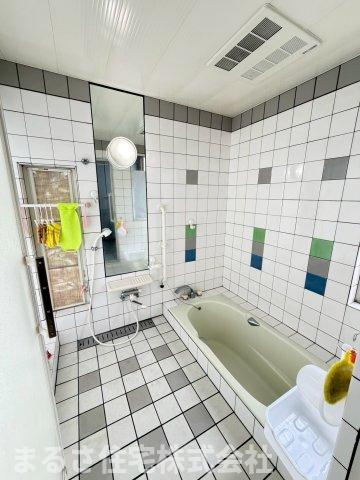 生目台西4丁目　中古戸建の浴室