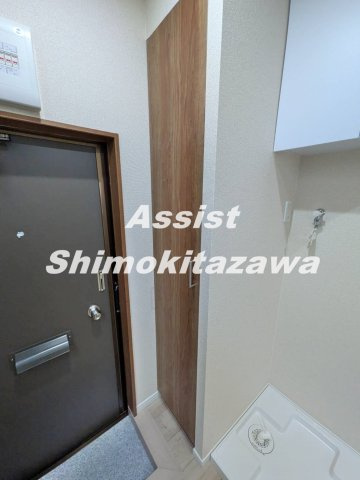 幡ヶ谷３丁目アパートの玄関