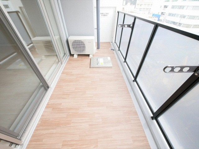 OPUS RESIDENCE SHINSAIBASHI SOUTHのバルコニー