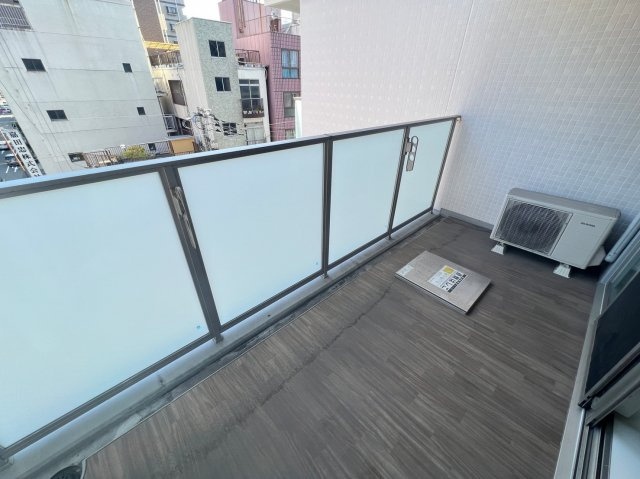 OPUS RESIDENCE SHINSAIBASHI SOUTHのバルコニー