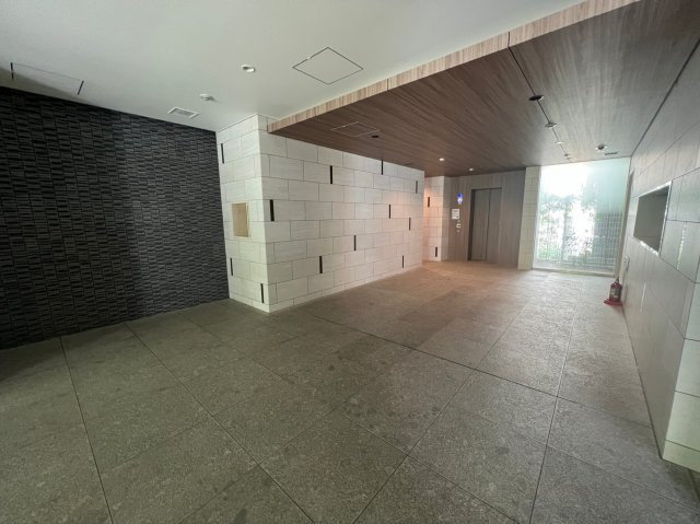 OPUS RESIDENCE SHINSAIBASHI SOUTHのロビー