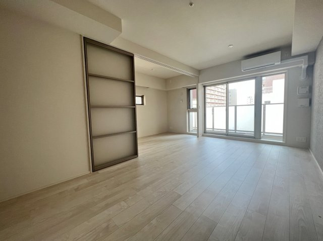 OPUS RESIDENCE SHINSAIBASHI SOUTHの居間・リビング