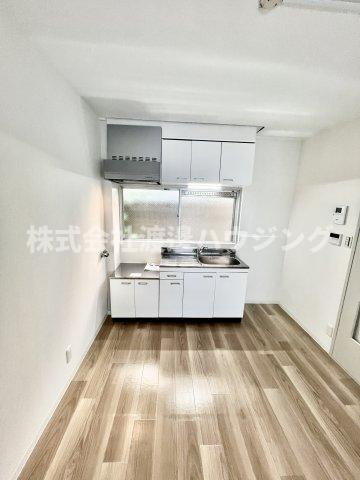 桑田町テラスハウスのキッチン