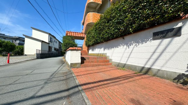 木瀬川リバーサイドマンションのエントランス