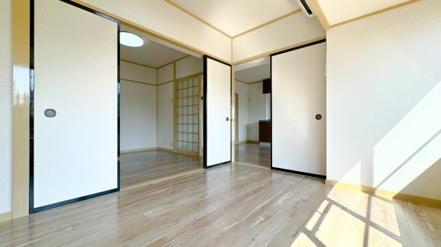 木瀬川リバーサイドマンションの洋室