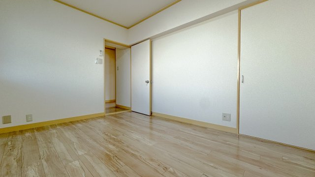 木瀬川リバーサイドマンションの洋室