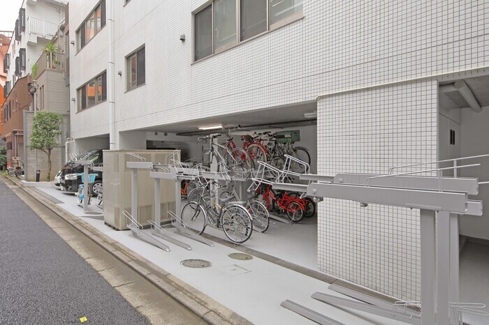 カスタリアお茶の水の駐車場|73636095_7.jpg