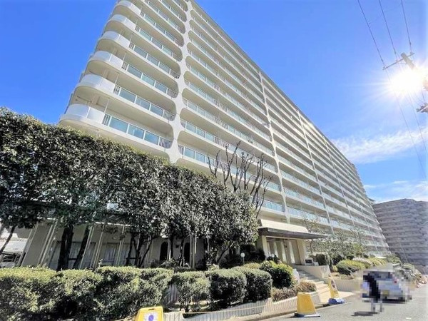日商岩井緑地公園マンションの外観