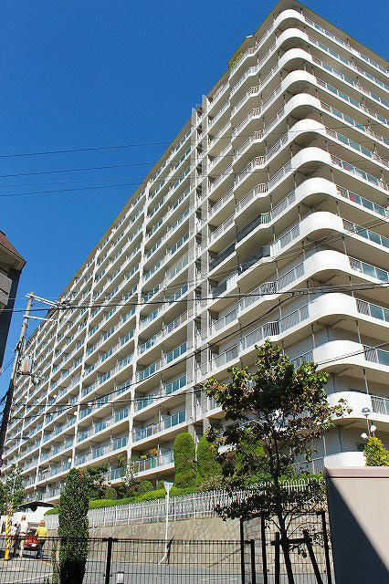 日商岩井緑地公園マンションの外観