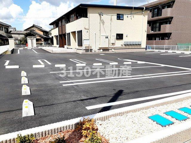 フェリーチェの駐車場|駐車場です