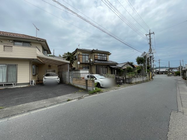 中古戸建・中古住宅　桐生市境野町1丁目　境野小学校・境野中学校の前面道路含む現地写真