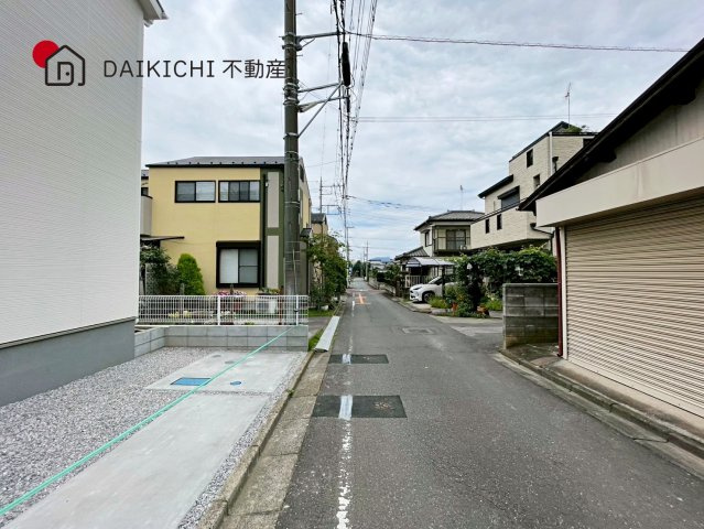 【前面道路含む現地写真】 | 鴻巣神明第4 Livele Gardwn.S　新築戸建　全1棟　1号棟