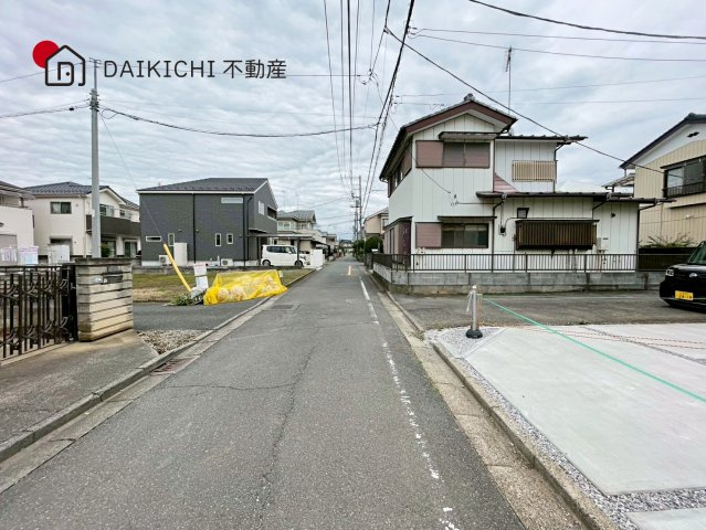 【前面道路含む現地写真】 | 鴻巣神明第4 Livele Gardwn.S　新築戸建　全1棟　1号棟