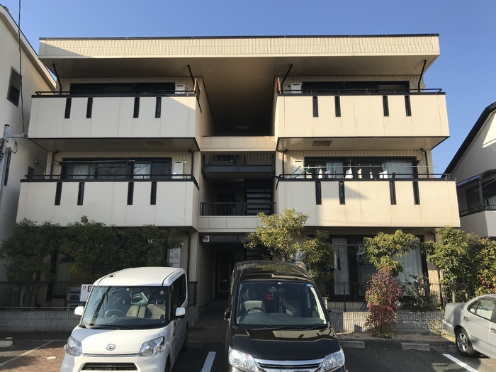 シャルマン岩屋の外観