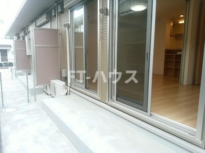 アメジストゆりの木のバルコニー