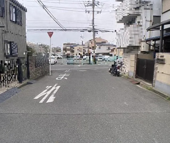 藤井寺市惣社２丁目の中古一戸建の前面道路含む現地写真|前面道路含む現地写真です