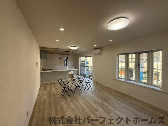 【居間・リビング】の画像