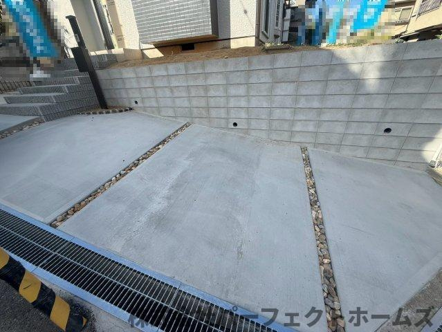 茄子作北町戸建の駐車場|W:2540 D:4600