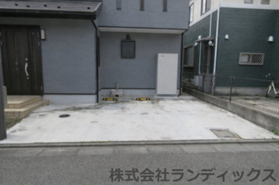 【駐車場】 | 昭島市大神町４丁目中古戸建 | カースペース２台分あり（並列置き）