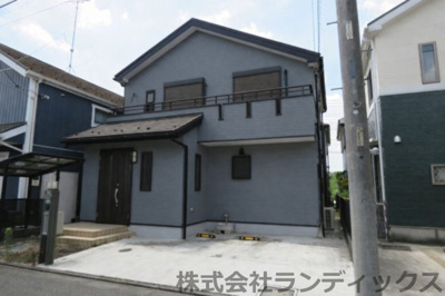 【外観】 | 昭島市大神町４丁目中古戸建 | カースペース２台分あり（並列置き）