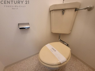 シンプルで使いやすいトイレです♪