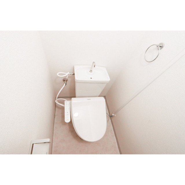 諏訪野ビルのトイレ|ゆったりとした空間のトイレです