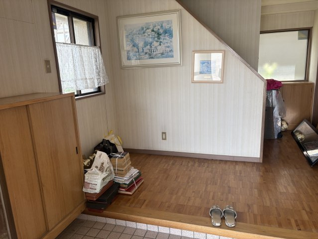 植田町南町二丁目 中古一戸建ての玄関