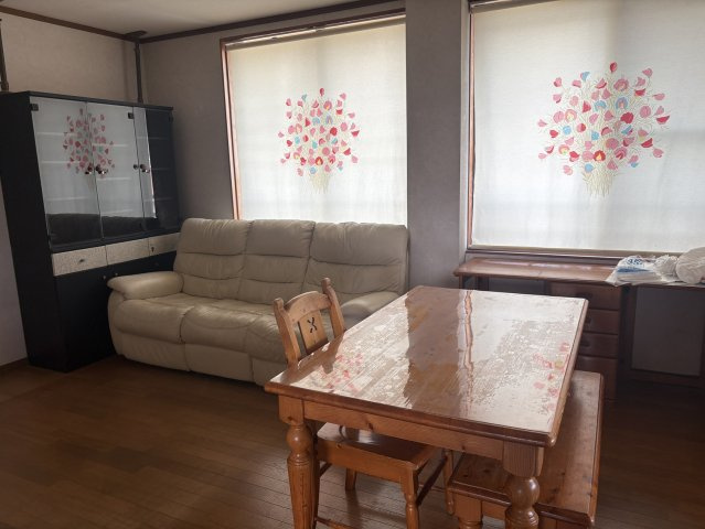 植田町南町二丁目 中古一戸建ての居間・リビング