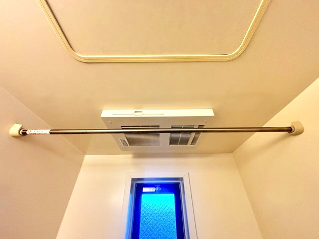雨の日でも問題ない浴室乾燥機付き★