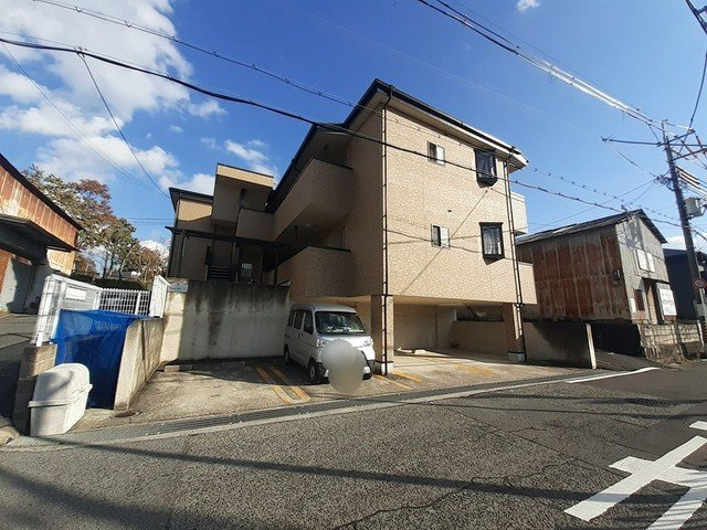 クイールⅠの駐車場