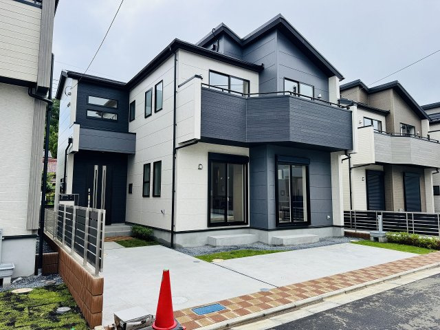 八王子市　石川町　新築一戸建ての外観|～小宮駅徒歩15分　太陽光パネル搭載　控除や減税で優遇の長期優良住宅～