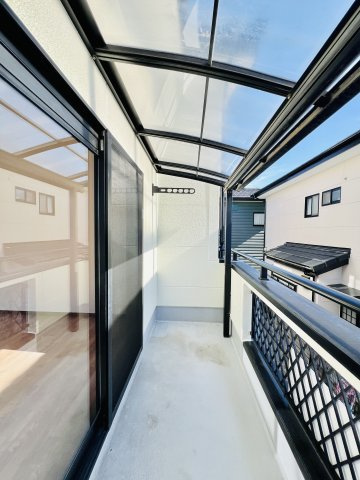 前橋市箱田町のバルコニー|LDKから行き来できるバルコニー◎
