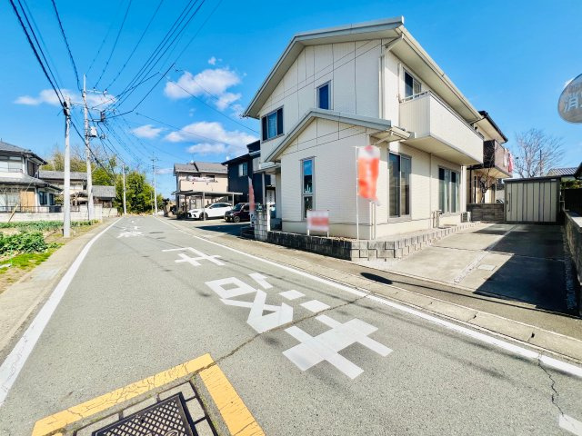高崎市三ツ寺町の前面道路含む現地写真|車の通りも少なく駐車も楽々♪