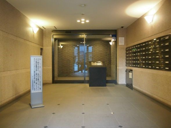ルーブル神楽坂参番館のエントランス|ルーブル神楽坂参番館