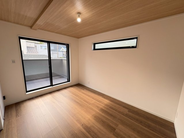 垂水区舞子台１丁目　新築戸建ての洋室|落ち着いた色調の洋室です