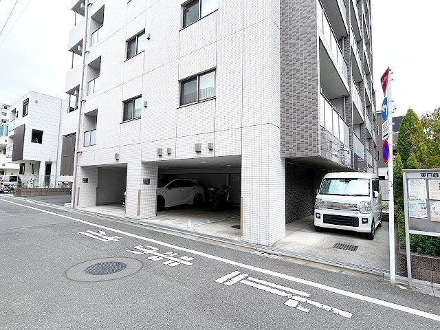プレシス東日暮里リシェーナの駐車場|74067437_21.jpg