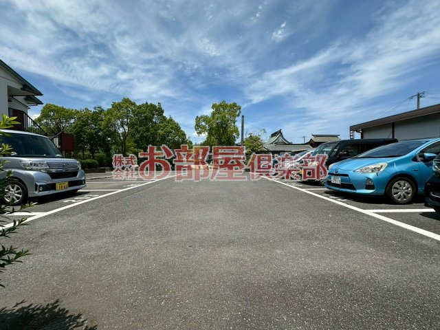 セジュールIMAMURA B棟の駐車場|駐車スペースもあります