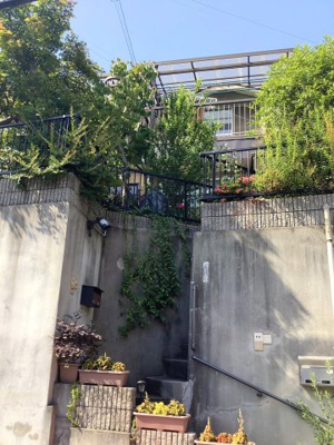 【外観】 | 宇治市広野町丸山　中古戸建 | 児童公園が徒歩2分、保育園＆幼稚園も徒歩5分と子育て世代の方にもおすすめの物件です。