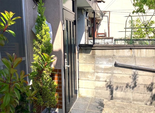 【玄関】 | 宇治市広野町丸山　中古戸建 | 【広野町丸山69-11】小中学校が徒歩10分以内にあり親御様も安心の距離ですヽ(^。^)ノ