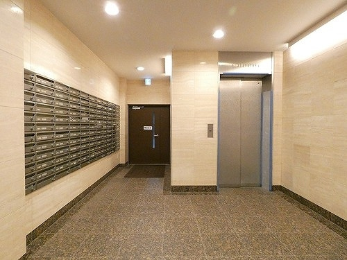ドミール五番町のロビー|74661256_4.jpg