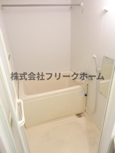 三鷹市下連雀３丁目の賃貸マンションの浴室
