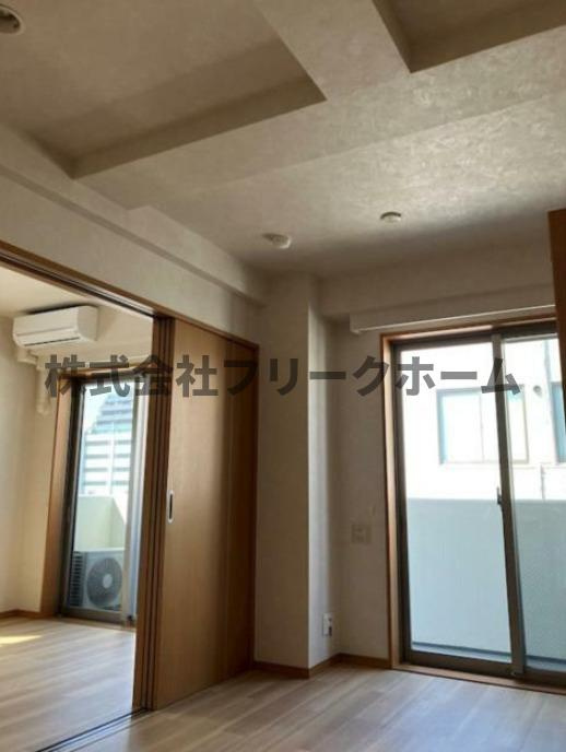 三鷹市下連雀３丁目の賃貸マンションの居間・リビング
