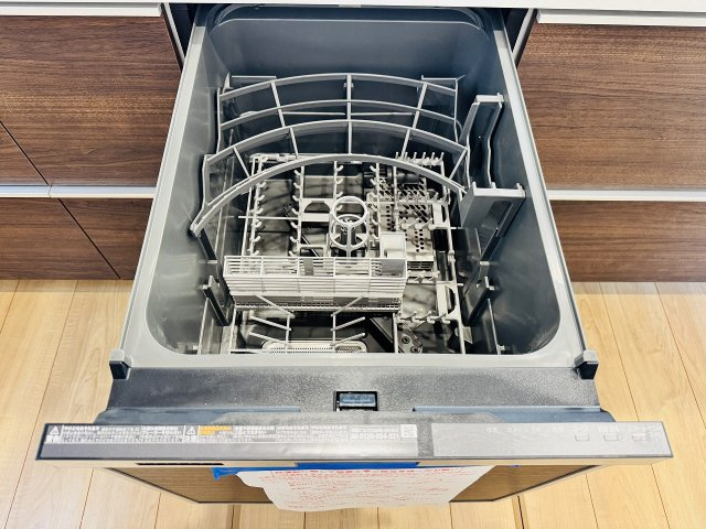 八王子市　石川町　新築一戸建てのキッチン|～食洗機付き　食事後の食器洗いはお任せ、家族でゆっくりとくつろげます～