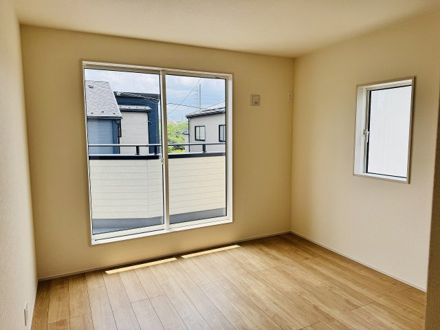 八王子市　石川町　新築一戸建ての子供部屋|～2階バルコニーに面している6.12帖の洋室です～