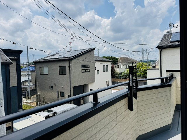 八王子市　石川町　新築一戸建てのバルコニー|～南向きで陽当たりの良いバルコニー　洗濯物がよく乾きそうです～